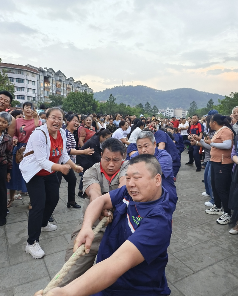 拔(ba)河(he)比賽